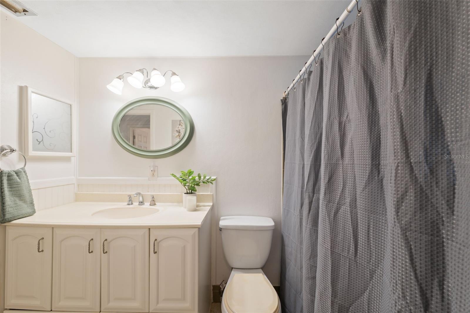 Image 15 of 19 For 7800 Venice Drive