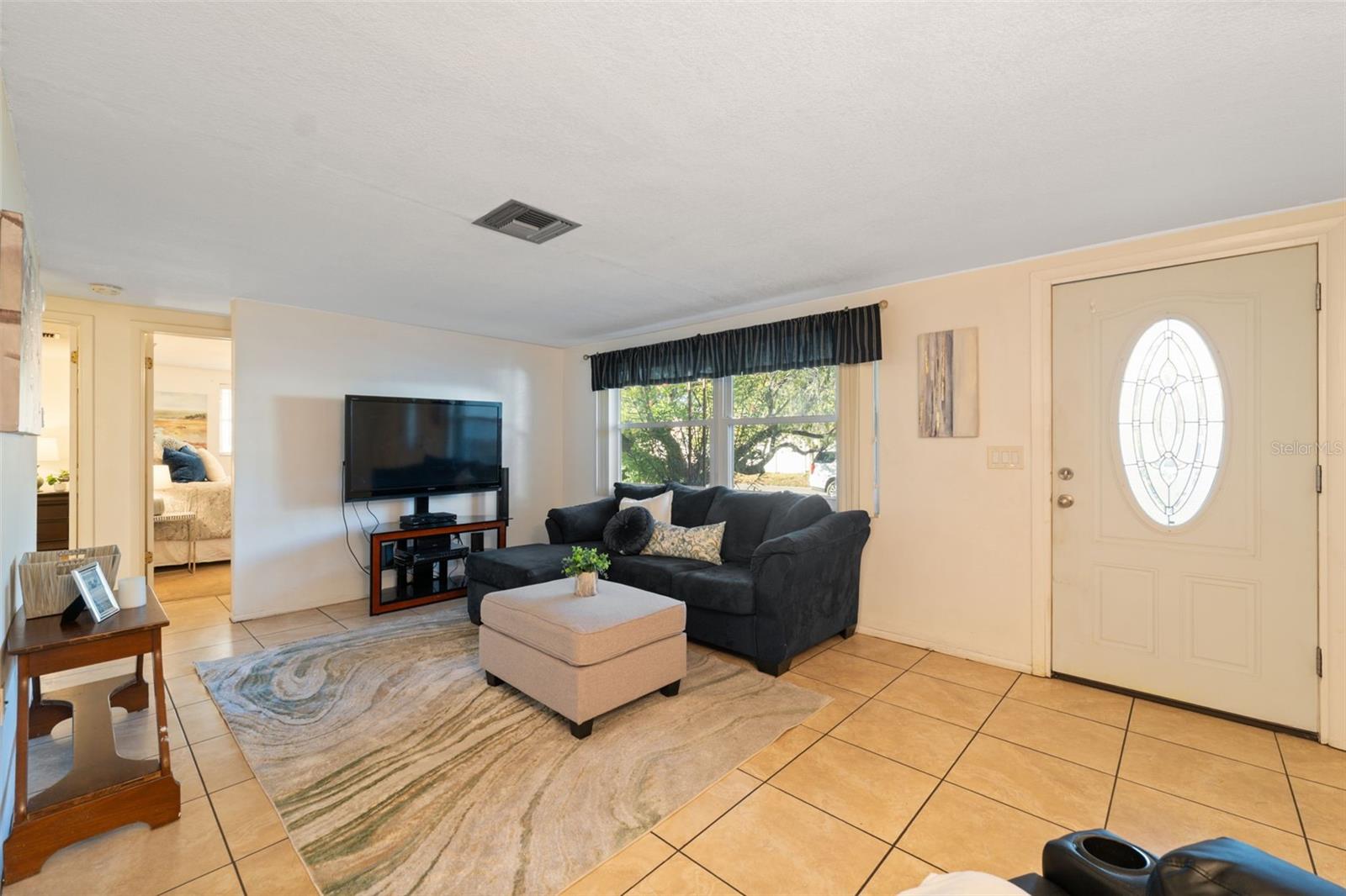 Image 5 of 19 For 7800 Venice Drive