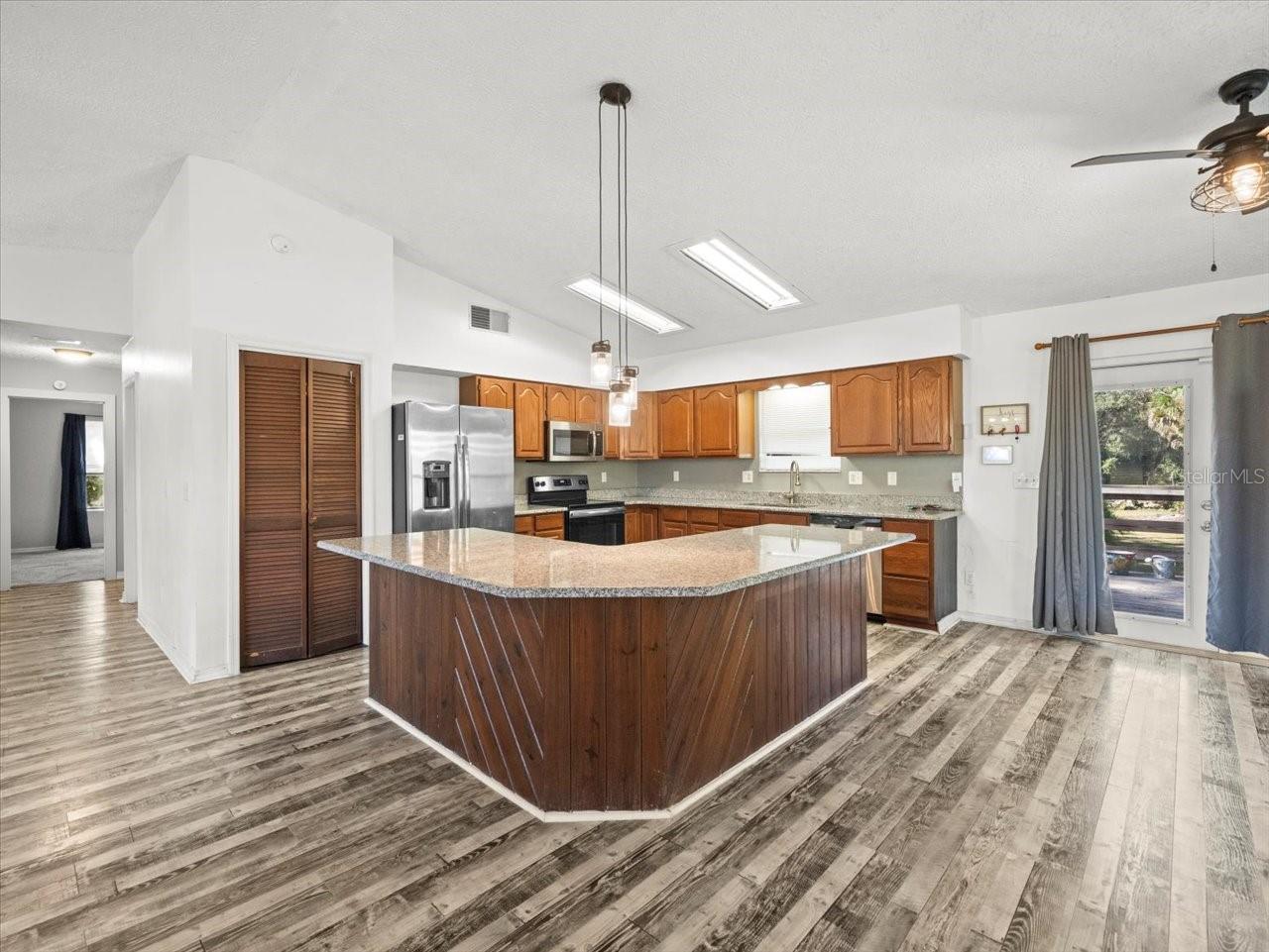 Listing photo id 6 for 7051 Nature Trail