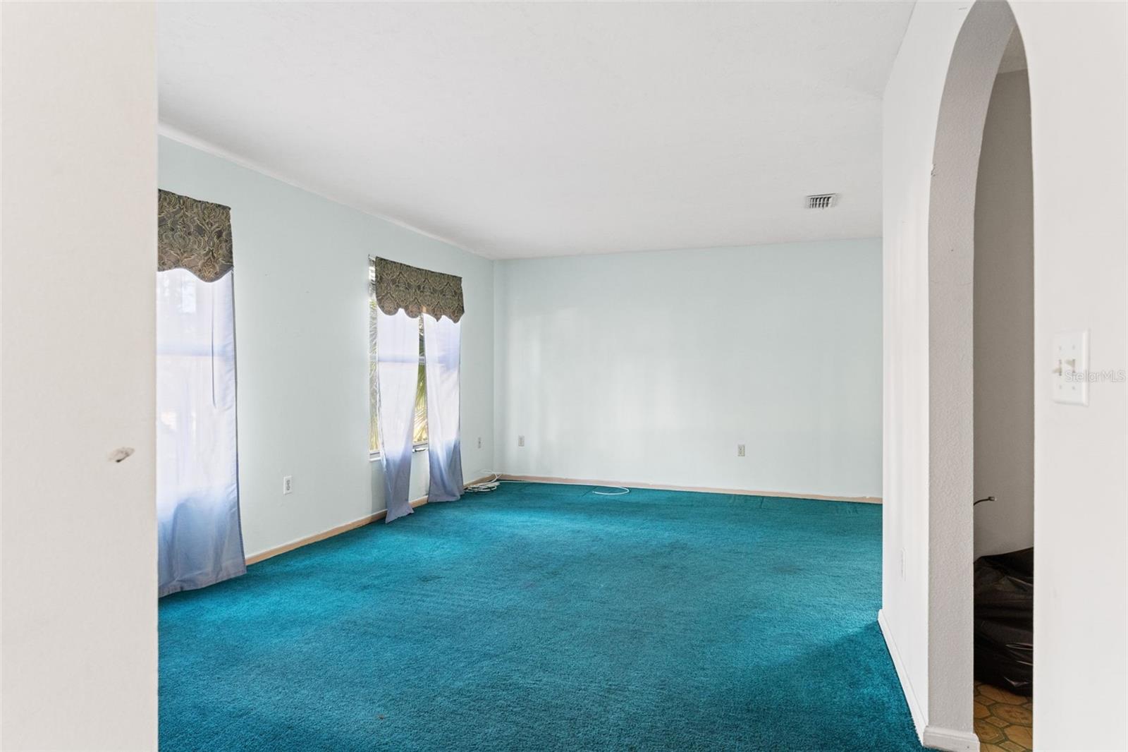 Image 10 of 38 For 7275 Edinburgh Way