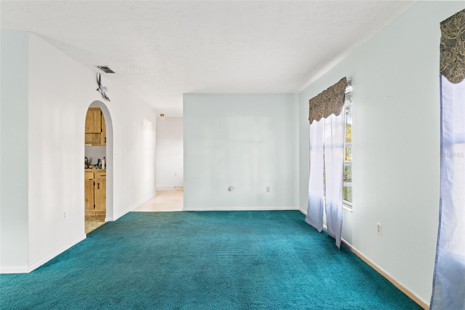 Image 11 of 38 For 7275 Edinburgh Way