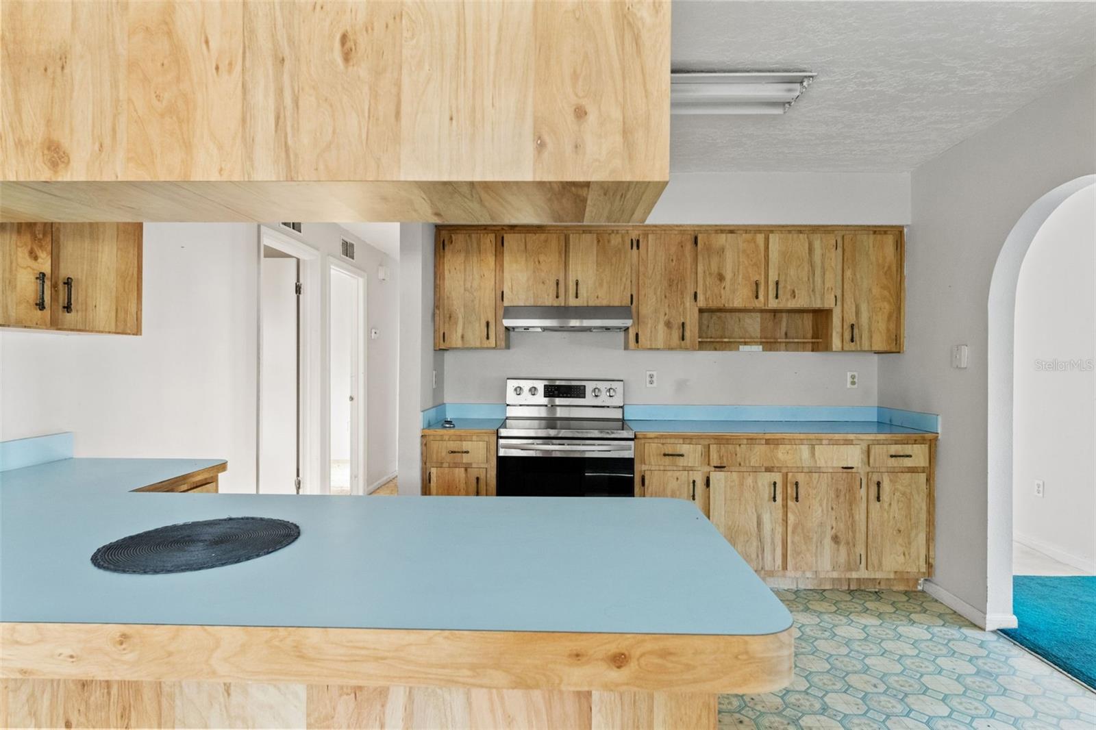 Image 4 of 38 For 7275 Edinburgh Way