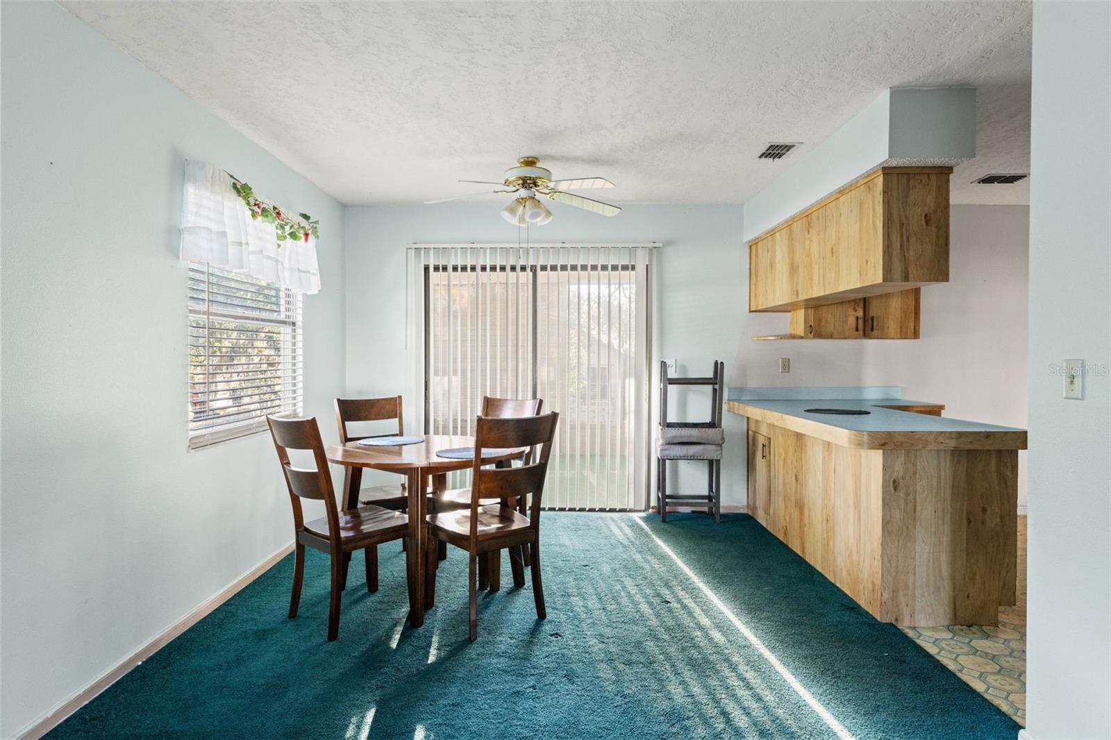 Image 7 of 38 For 7275 Edinburgh Way