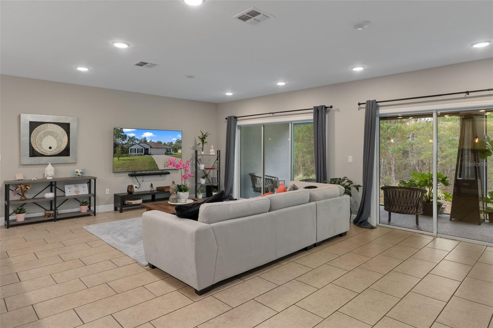 Image 17 of 46 For 15 Lone Pine Street