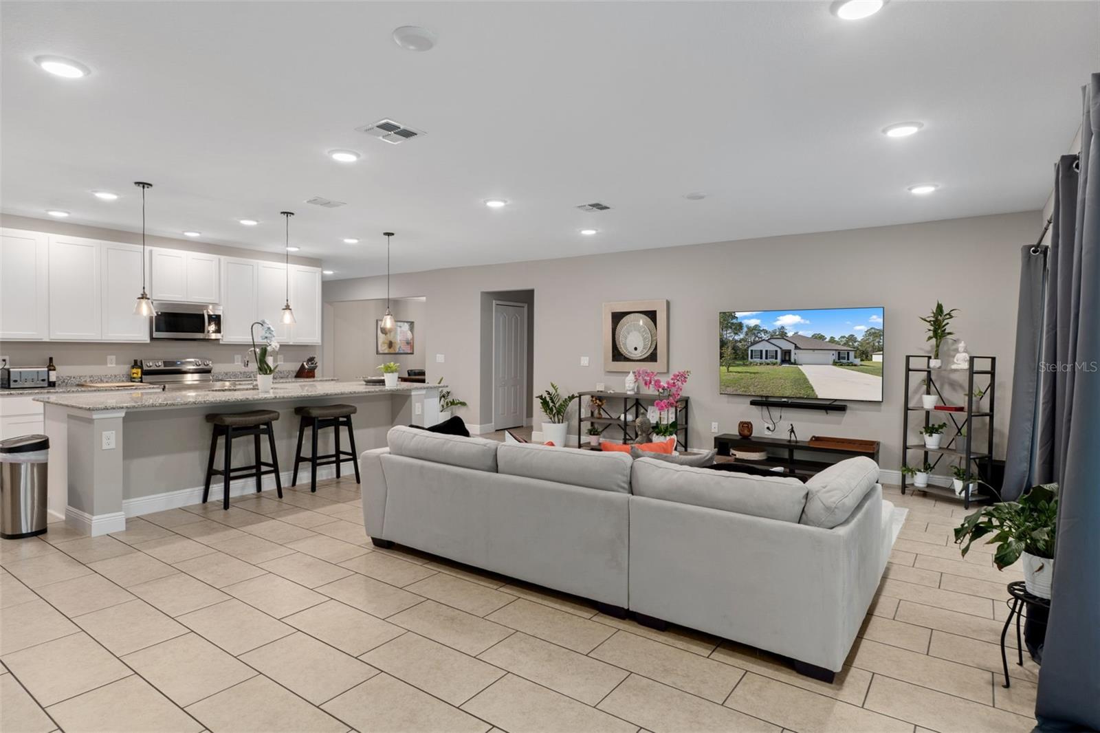 Image 18 of 46 For 15 Lone Pine Street