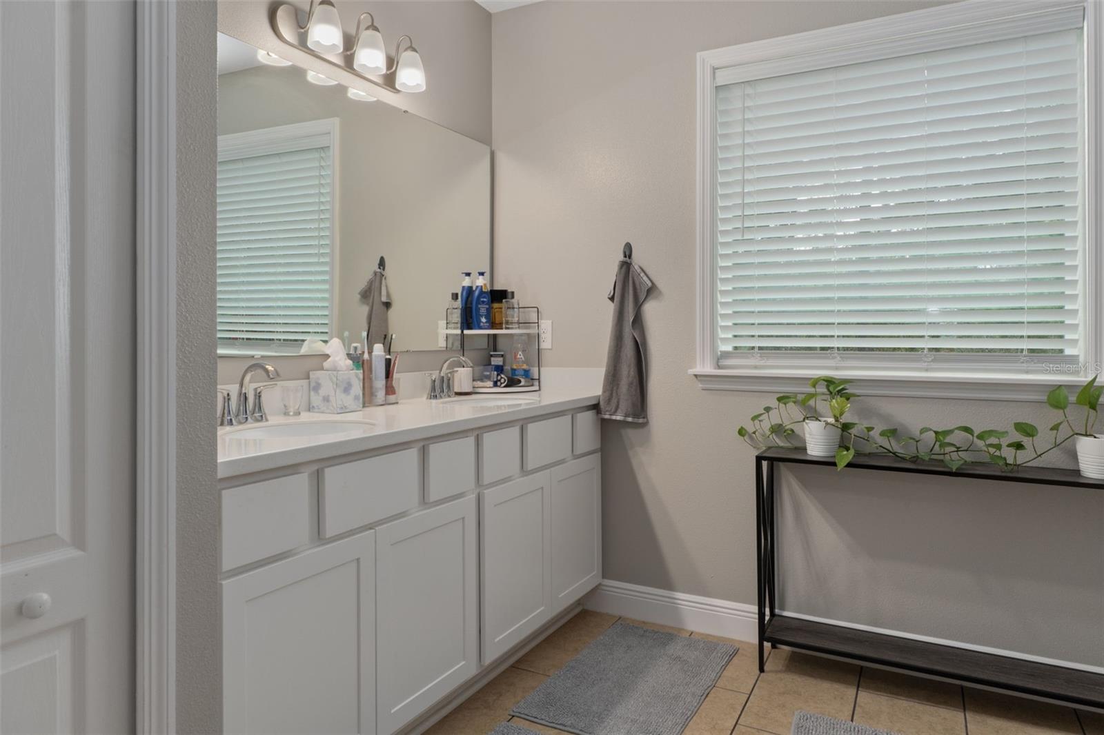 Image 24 of 46 For 15 Lone Pine Street