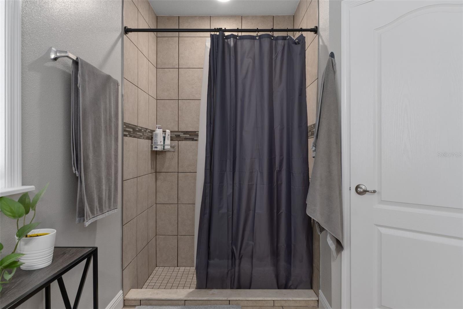 Image 25 of 46 For 15 Lone Pine Street