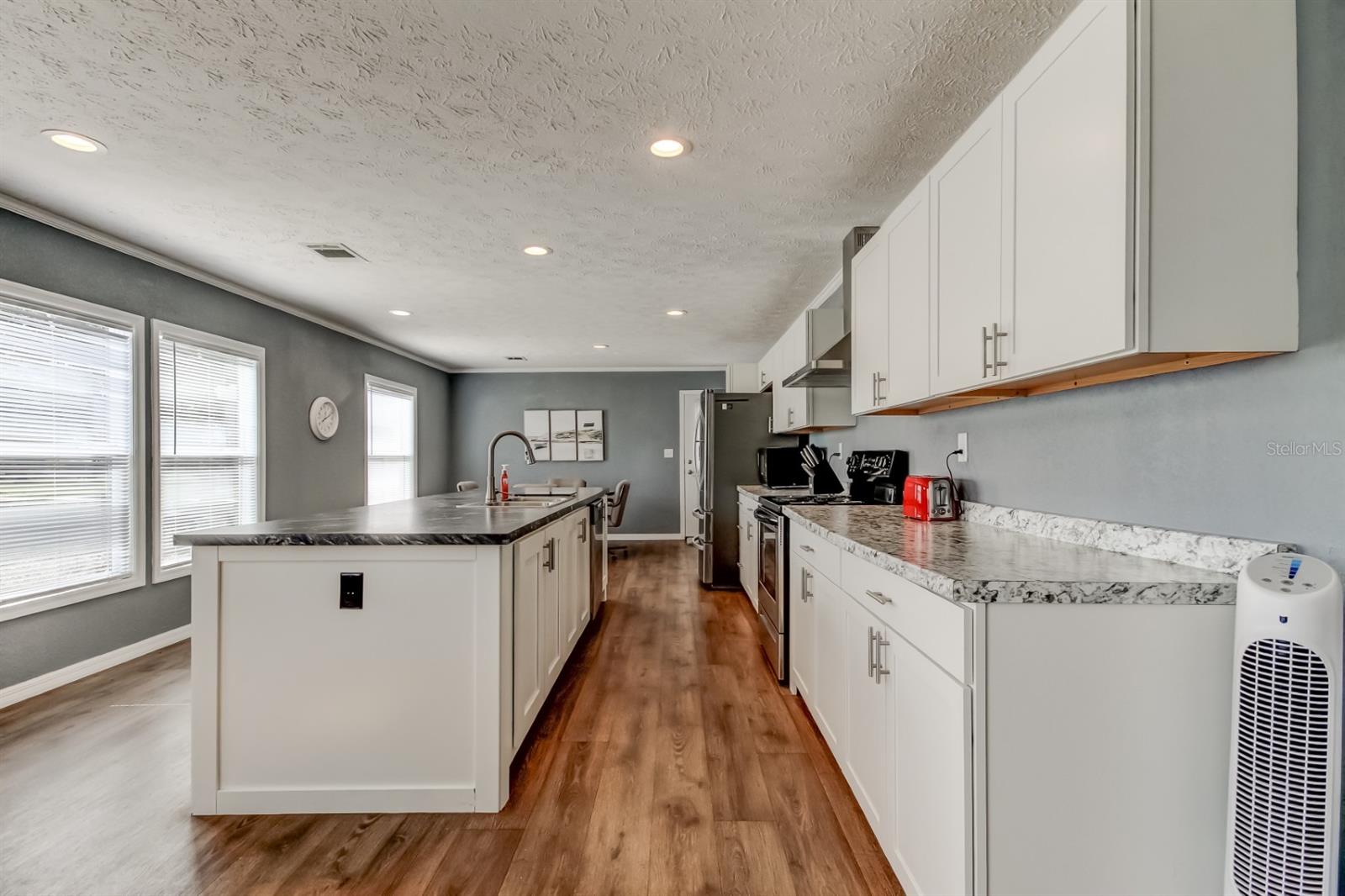 Image 10 of 53 For 15061 Brookridge Boulevard