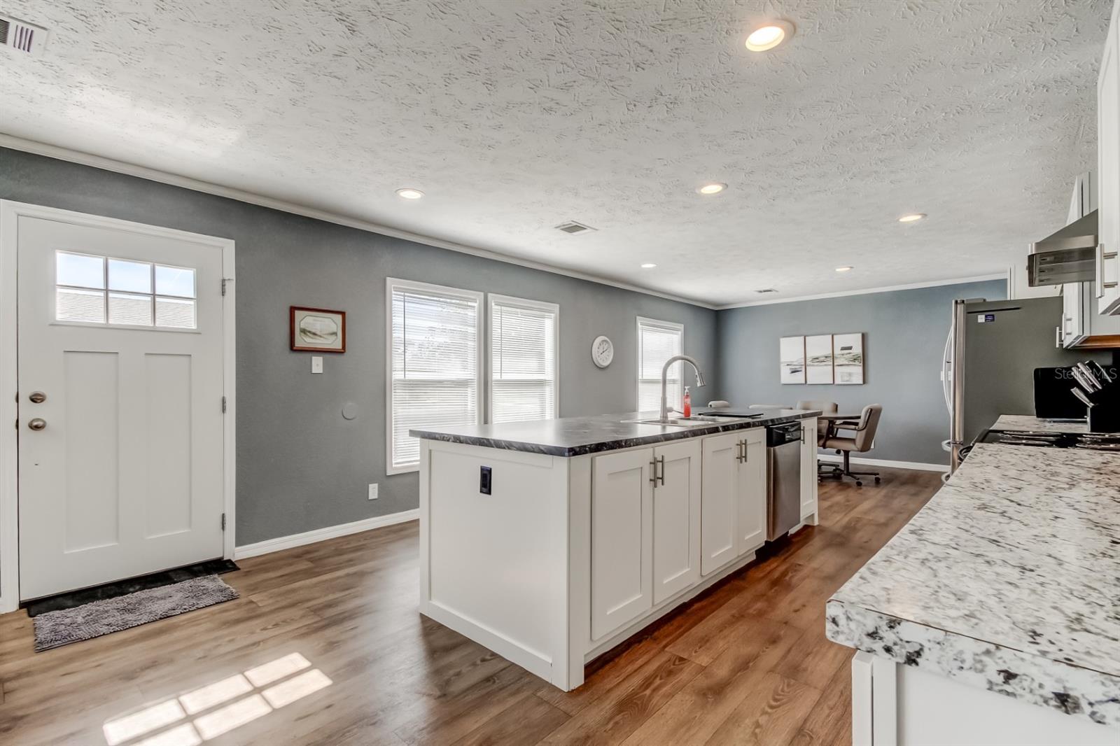 Image 11 of 53 For 15061 Brookridge Boulevard