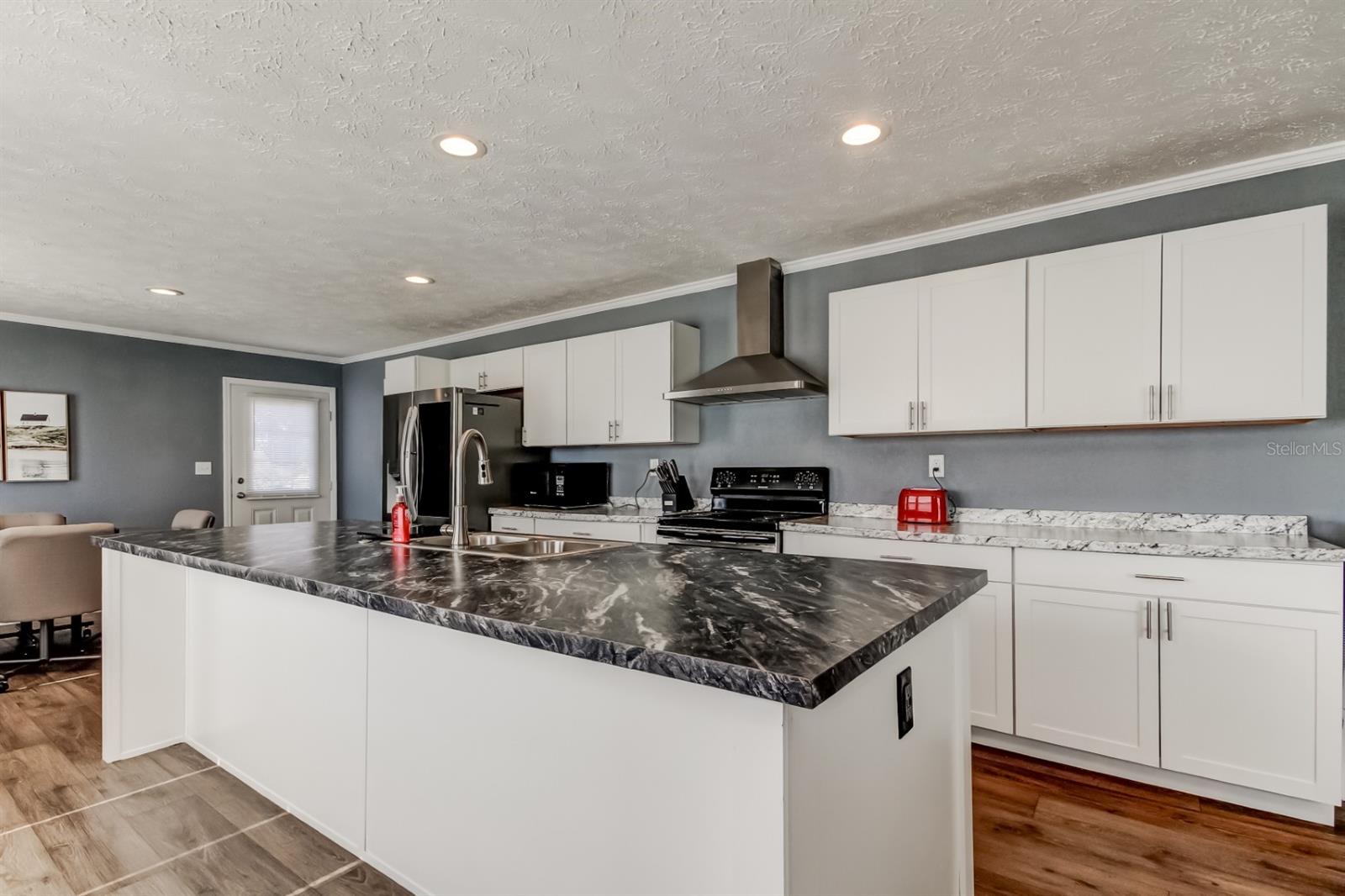 Image 14 of 53 For 15061 Brookridge Boulevard