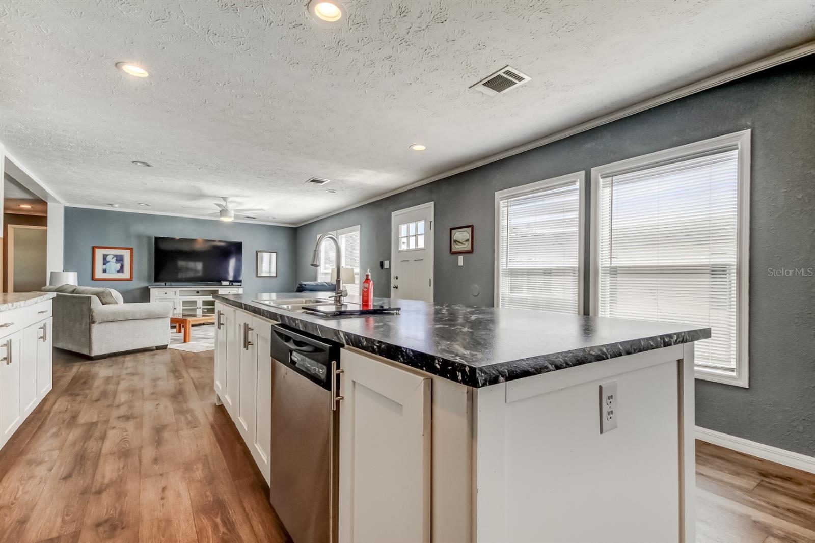 Image 18 of 53 For 15061 Brookridge Boulevard