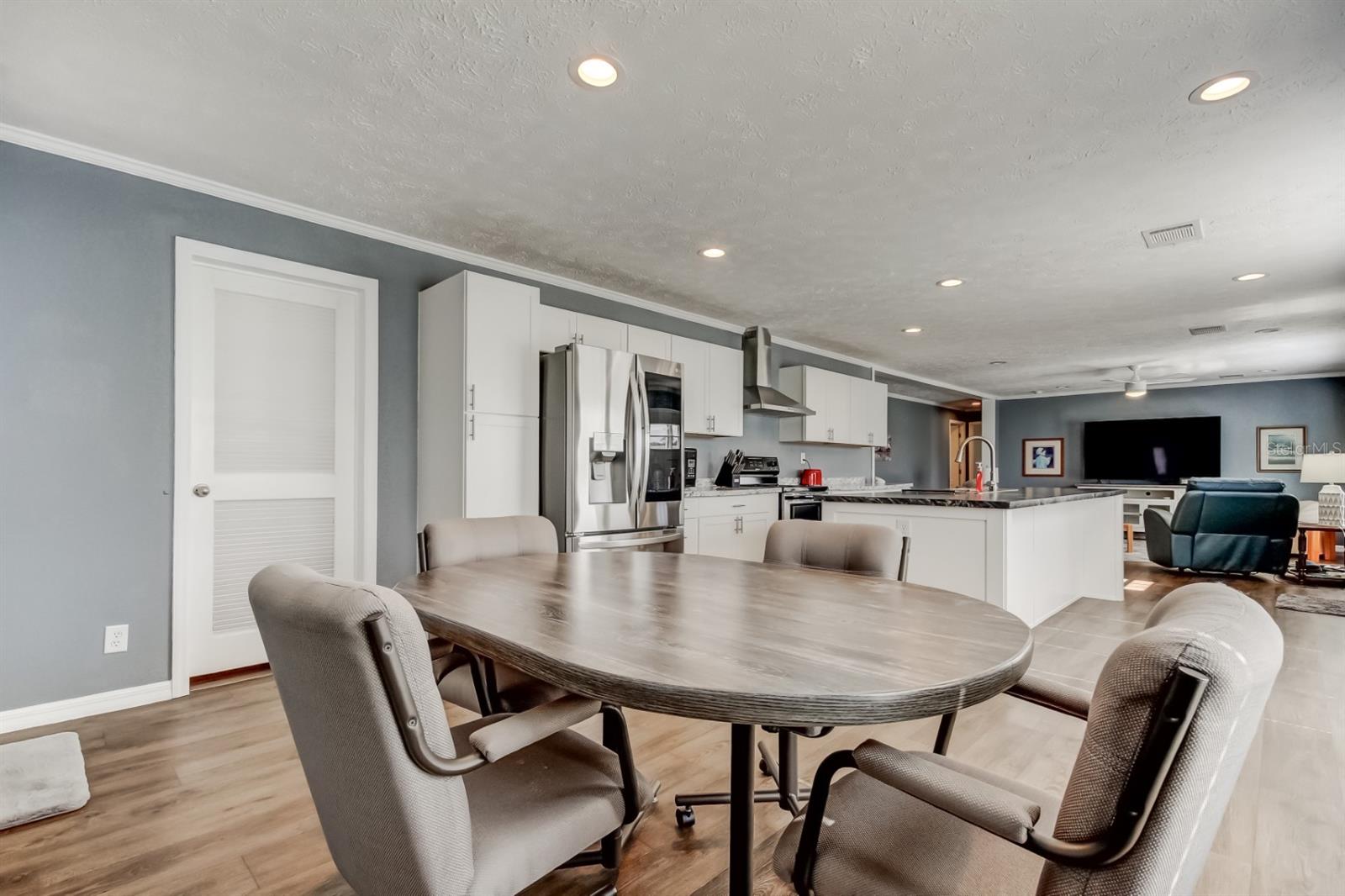 Image 23 of 53 For 15061 Brookridge Boulevard