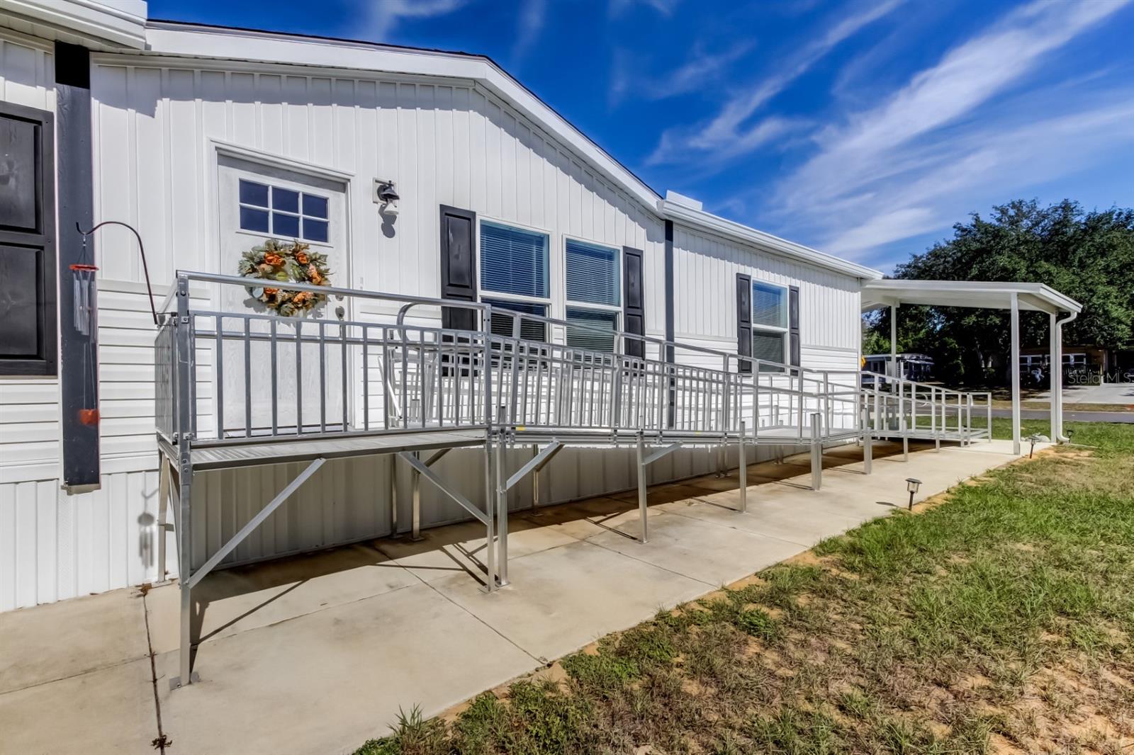 Image 3 of 53 For 15061 Brookridge Boulevard