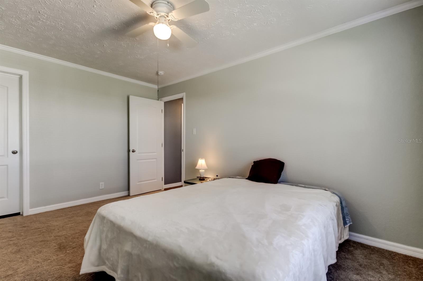 Image 37 of 53 For 15061 Brookridge Boulevard