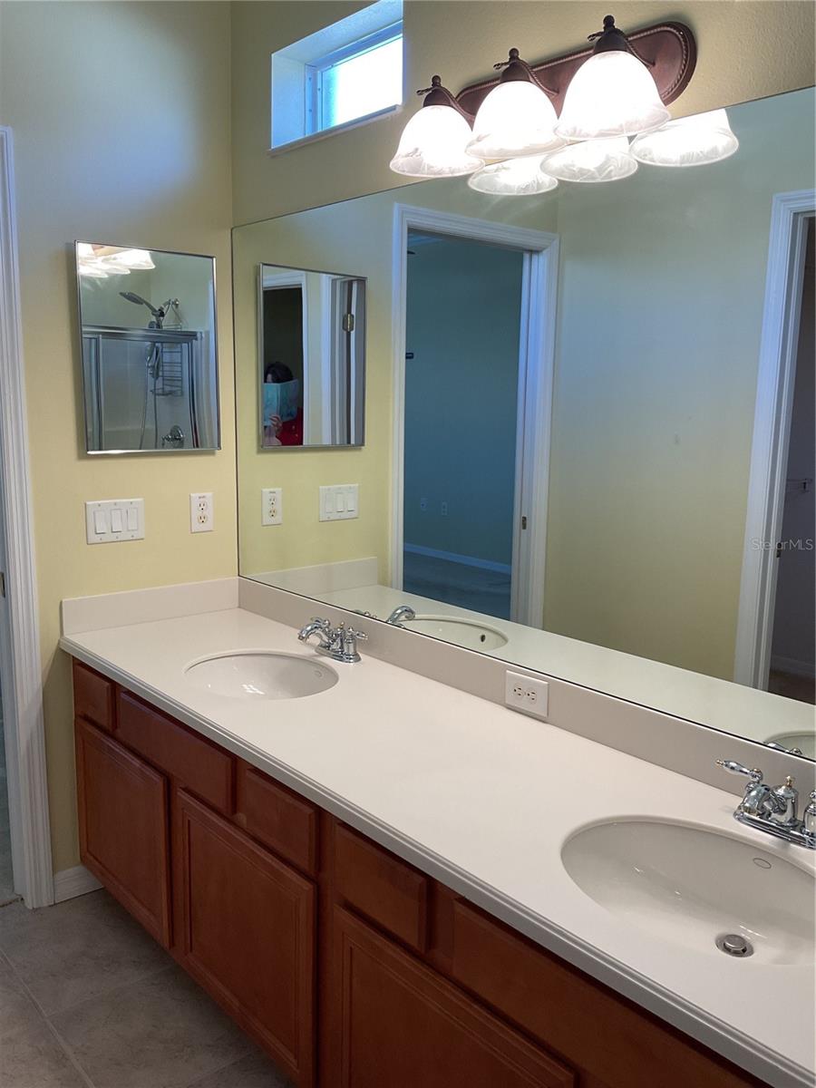 Image 20 of 29 For 21422 Diamonte Drive