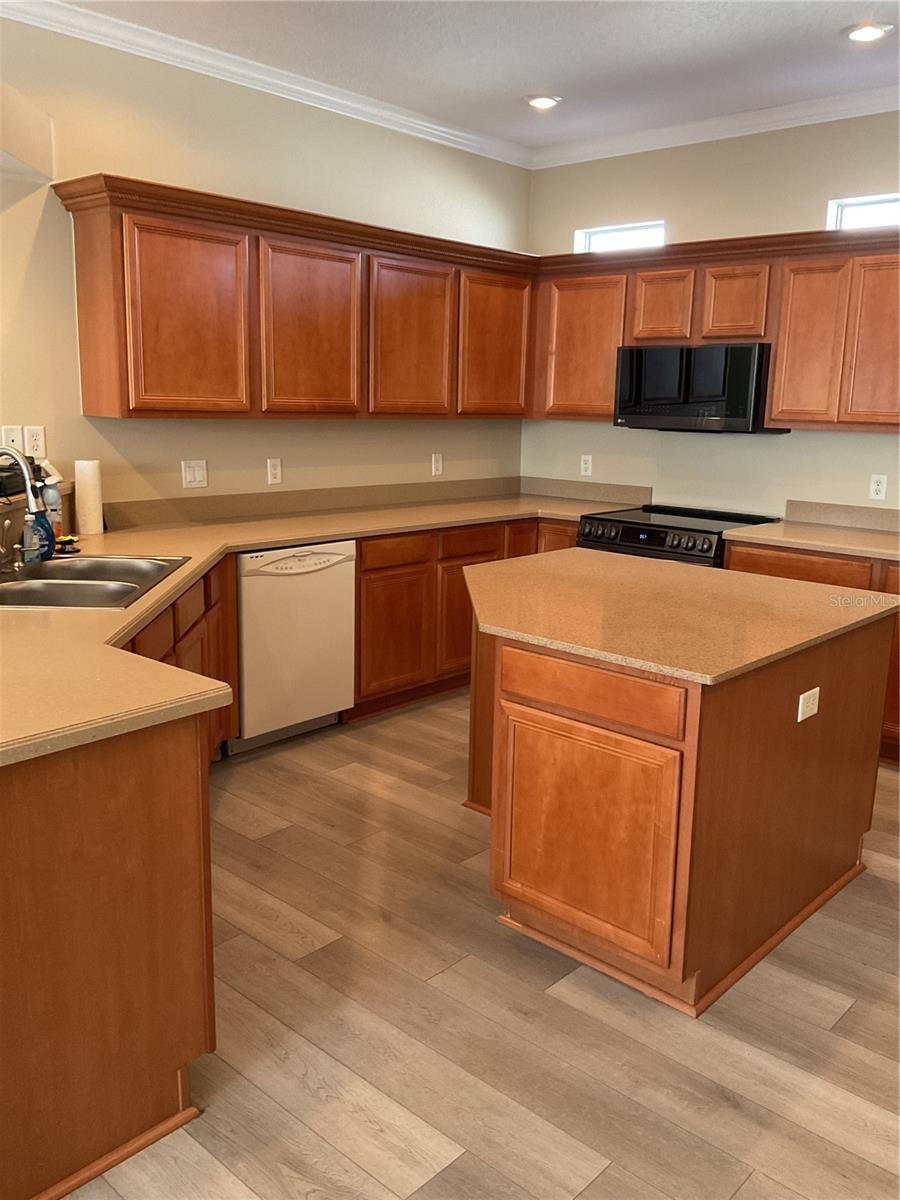 Image 22 of 29 For 21422 Diamonte Drive