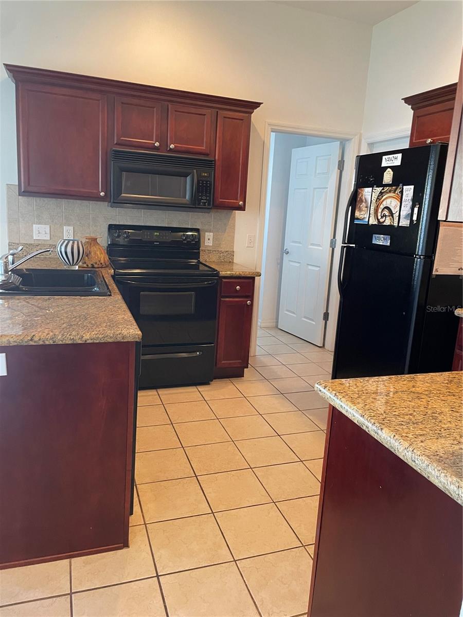 Image 12 of 17 For 9311 Villa Entrada