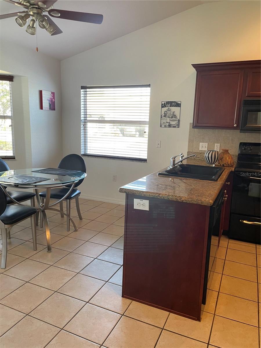 Image 13 of 17 For 9311 Villa Entrada