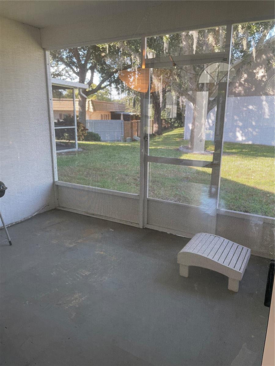 Image 16 of 17 For 9311 Villa Entrada