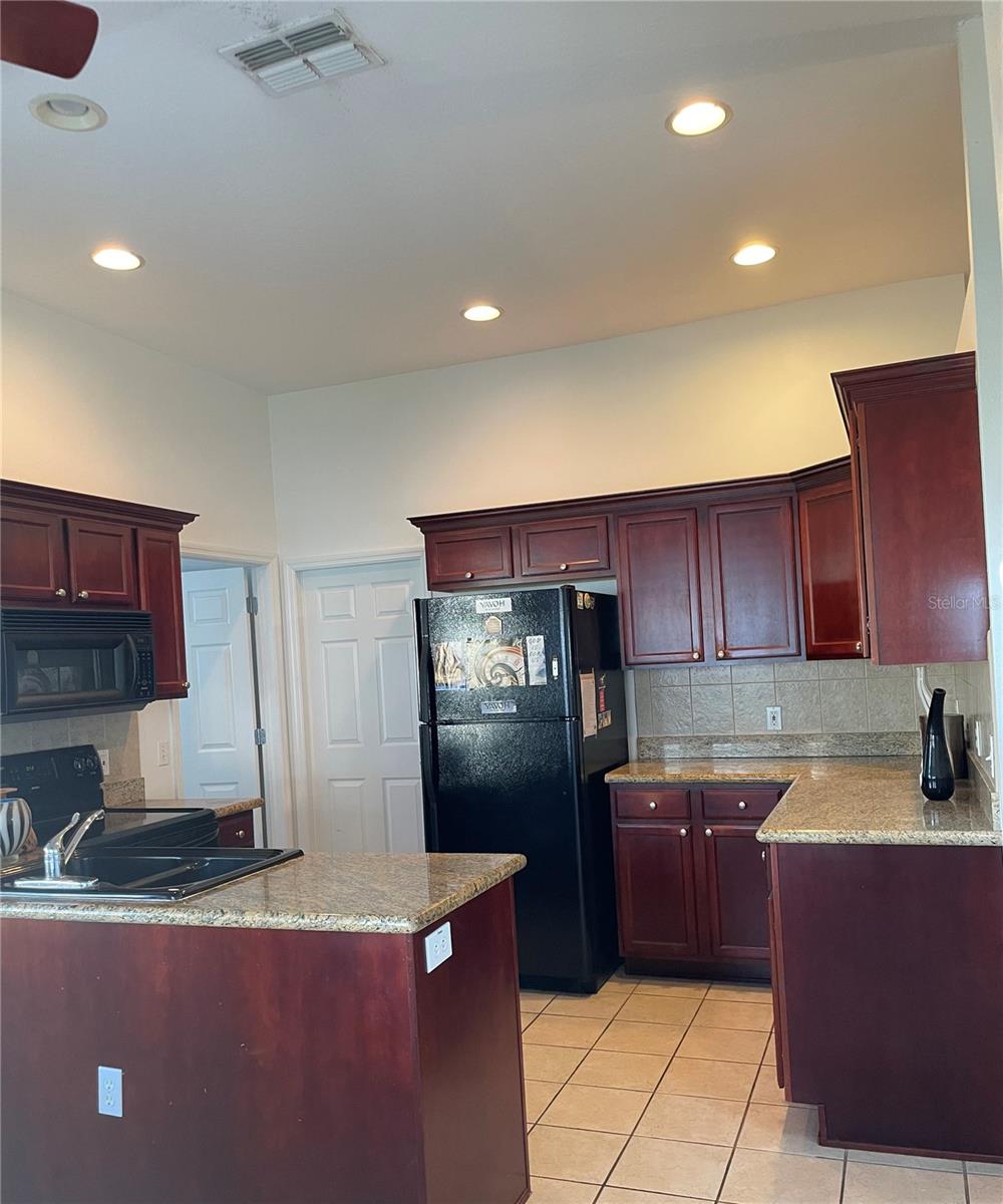 Image 2 of 17 For 9311 Villa Entrada