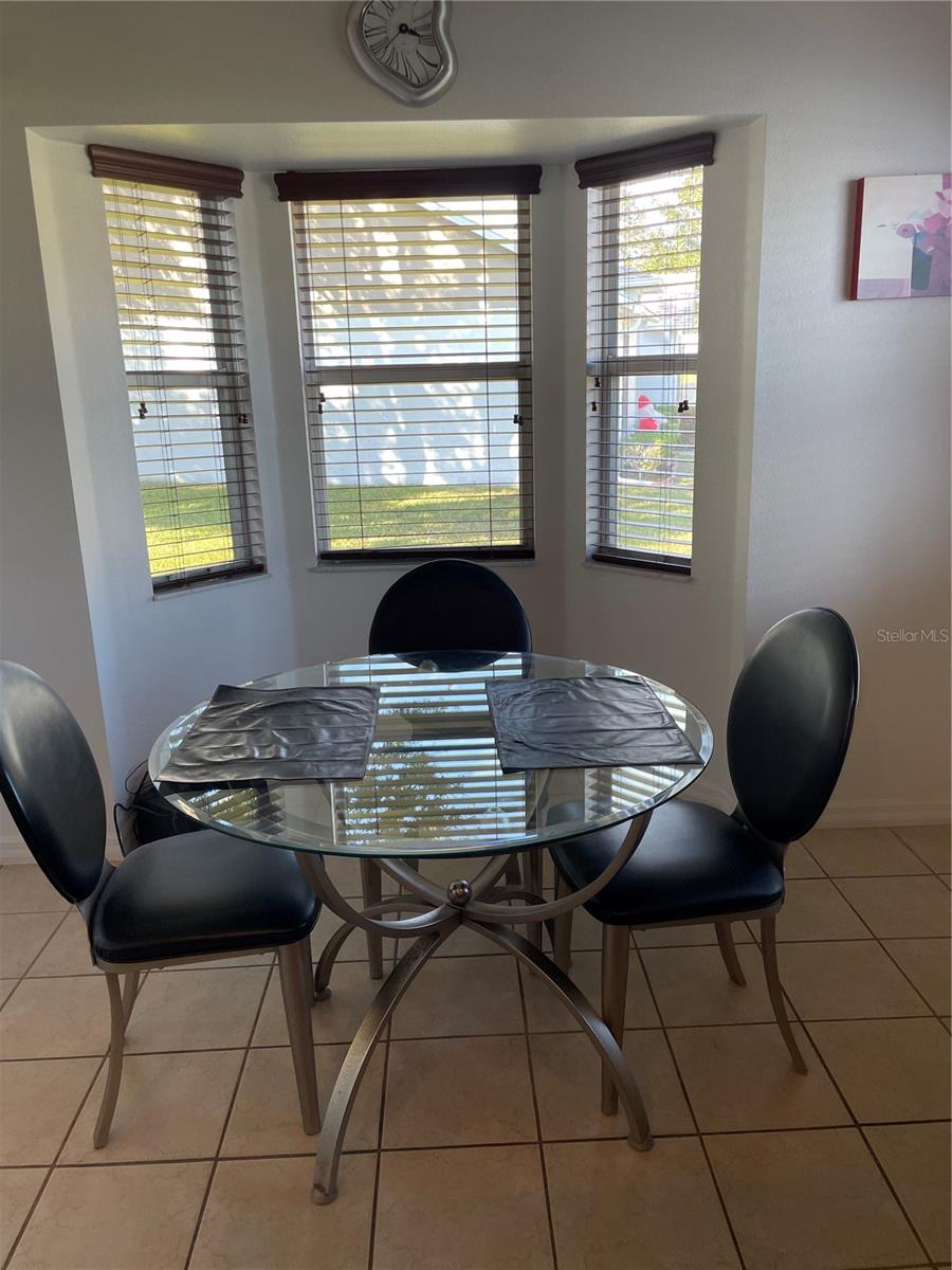 Image 5 of 17 For 9311 Villa Entrada