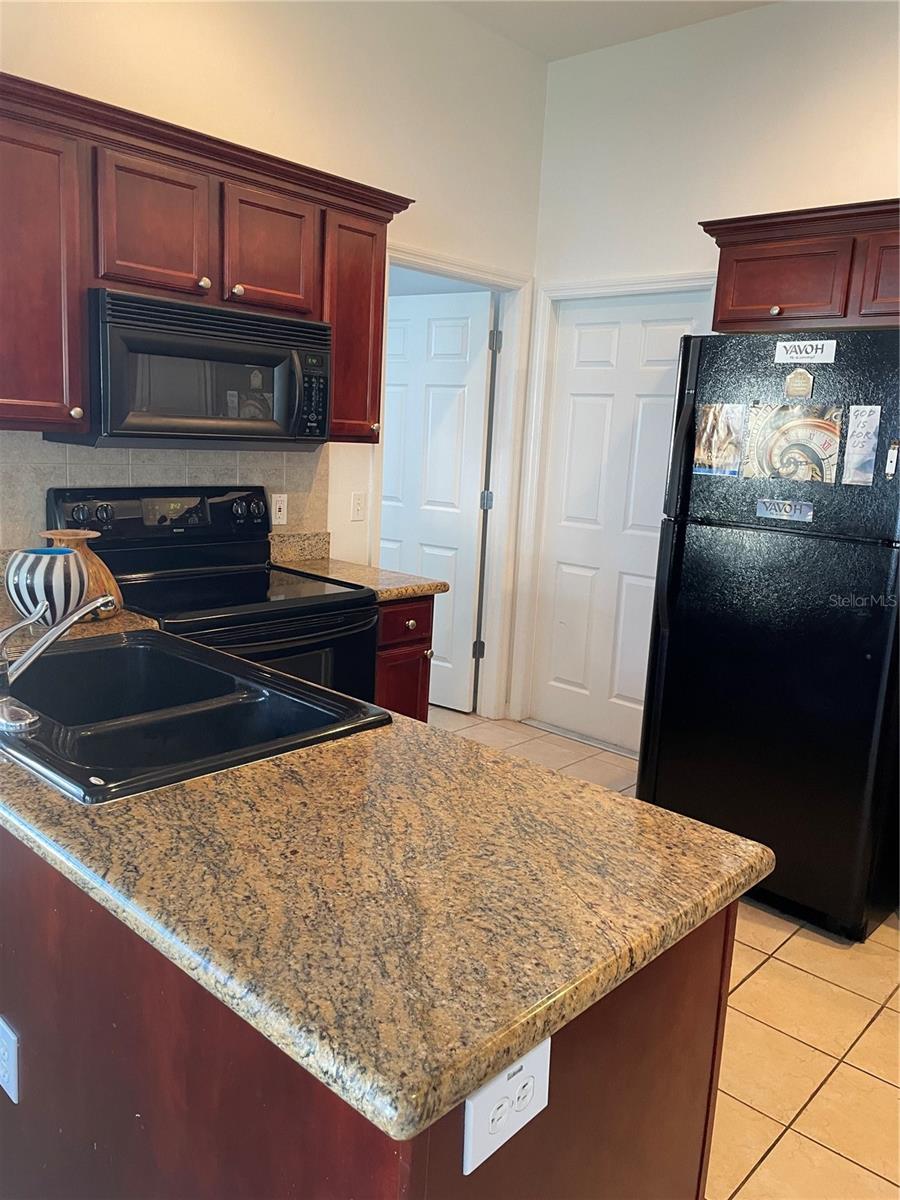 Image 6 of 17 For 9311 Villa Entrada