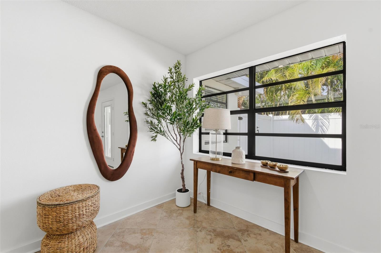 Image 19 of 100 For 2452 Baywood Drive E