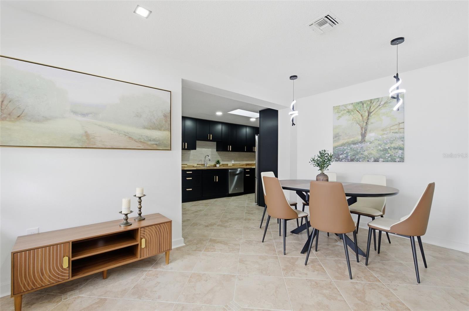 Image 27 of 100 For 2452 Baywood Drive E