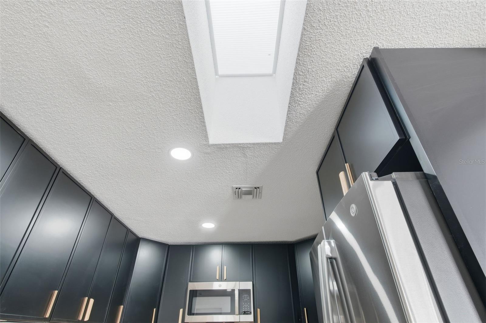 Image 36 of 100 For 2452 Baywood Drive E