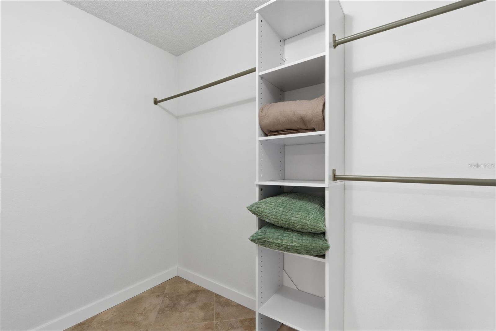 Image 46 of 100 For 2452 Baywood Drive E