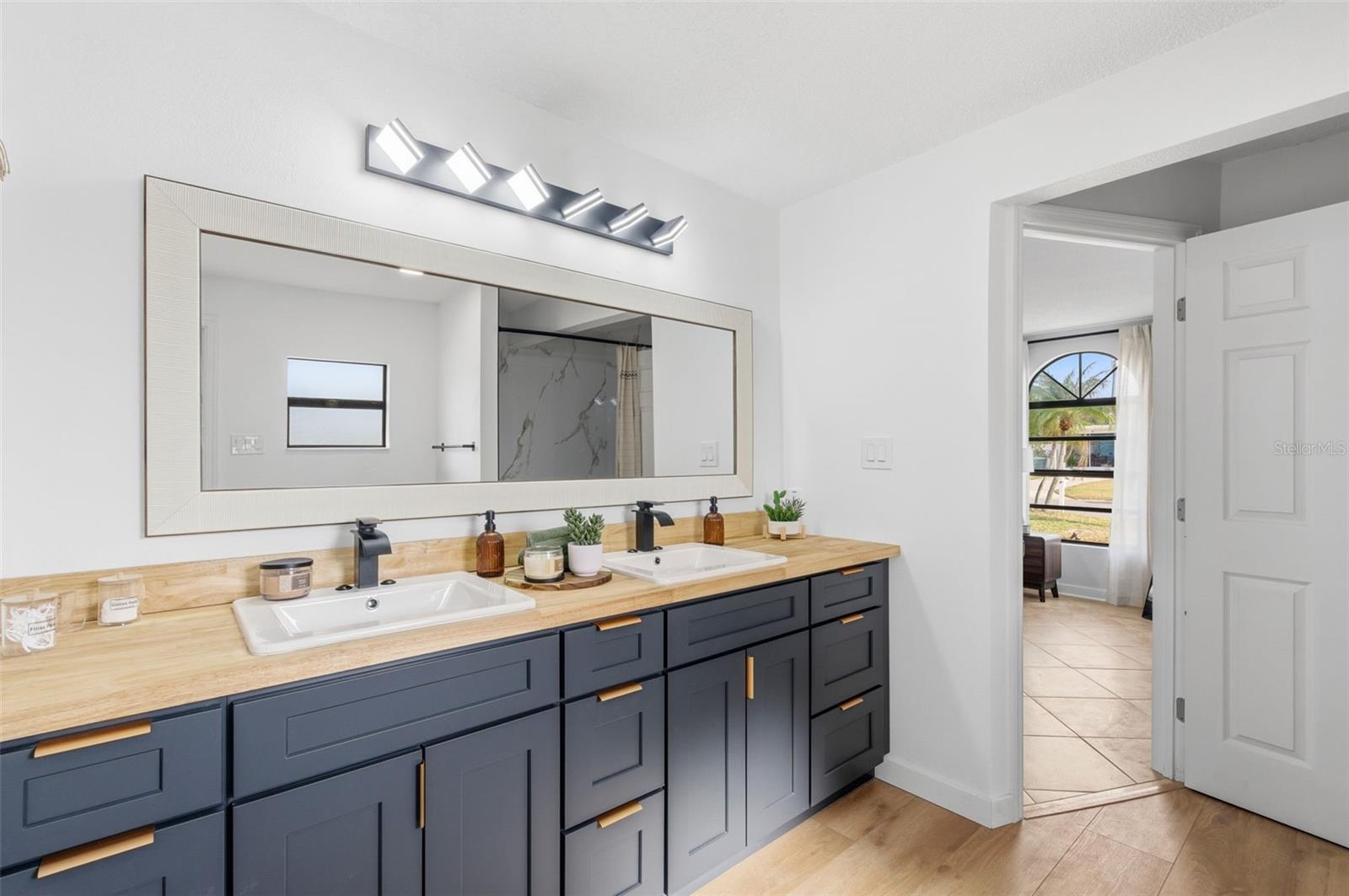 Image 48 of 100 For 2452 Baywood Drive E