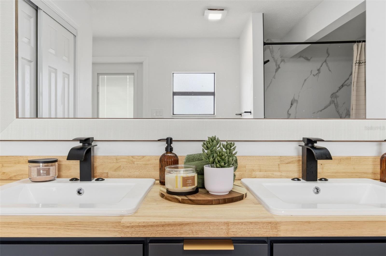 Image 49 of 100 For 2452 Baywood Drive E