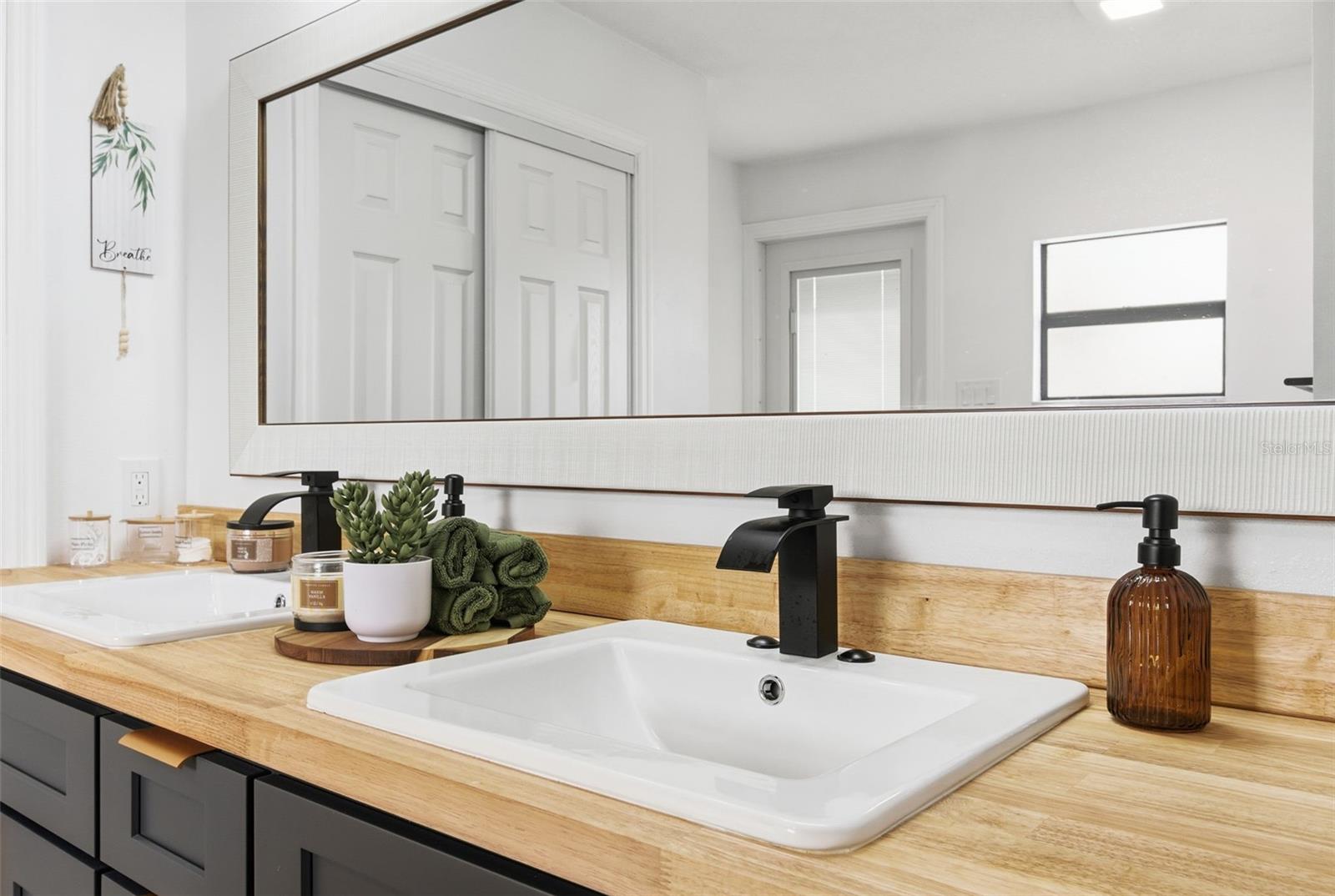 Image 50 of 100 For 2452 Baywood Drive E