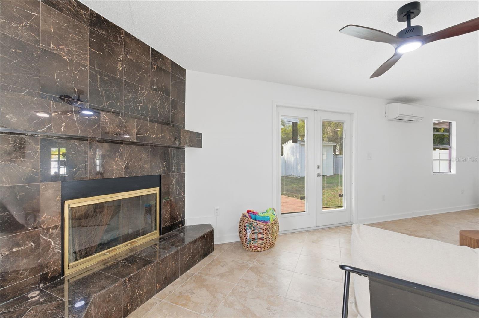 Image 81 of 100 For 2452 Baywood Drive E