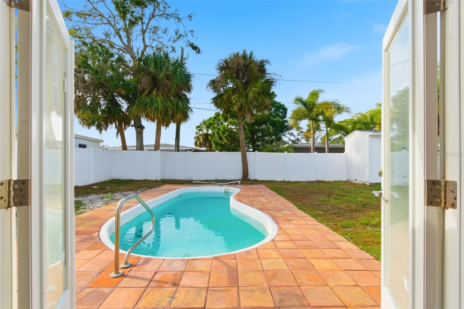 Image 84 of 100 For 2452 Baywood Drive E