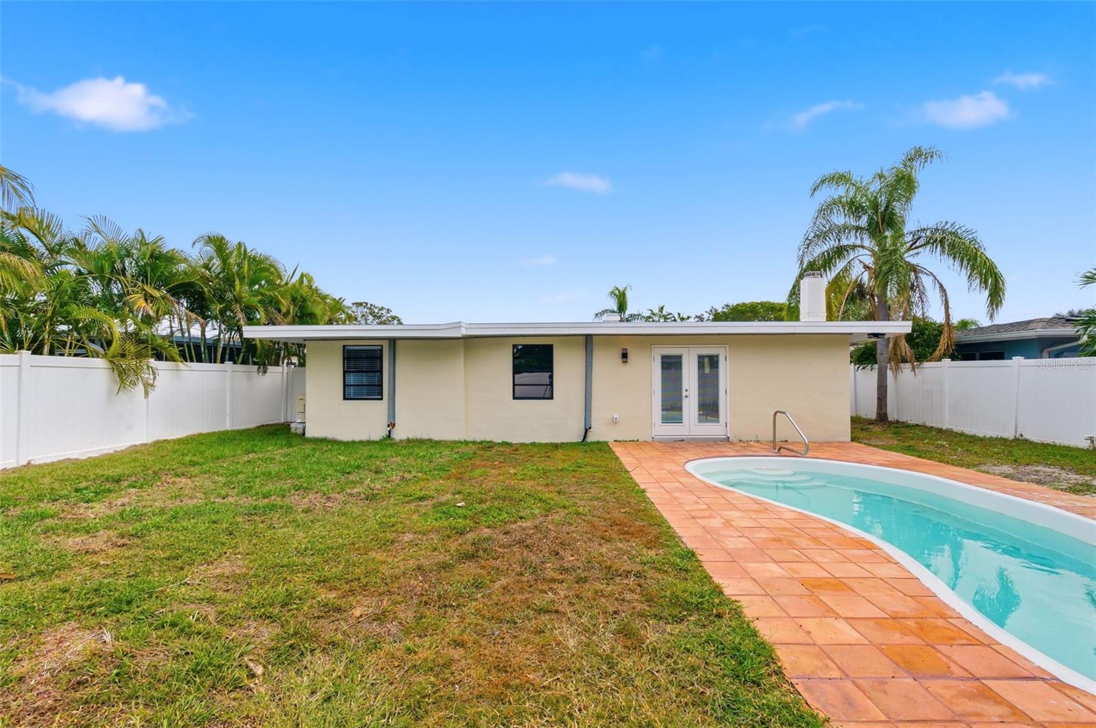 Image 87 of 100 For 2452 Baywood Drive E