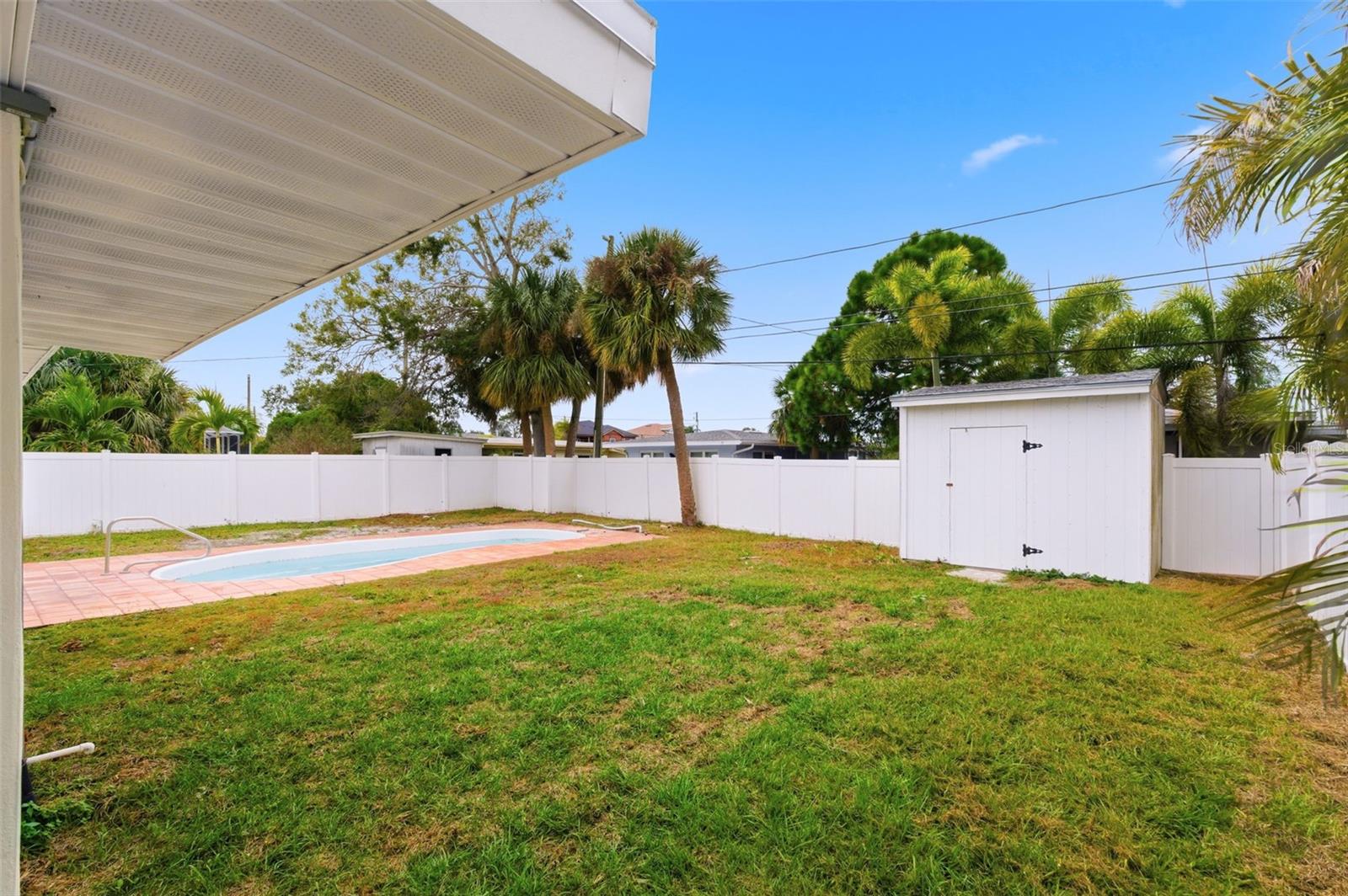 Image 94 of 100 For 2452 Baywood Drive E