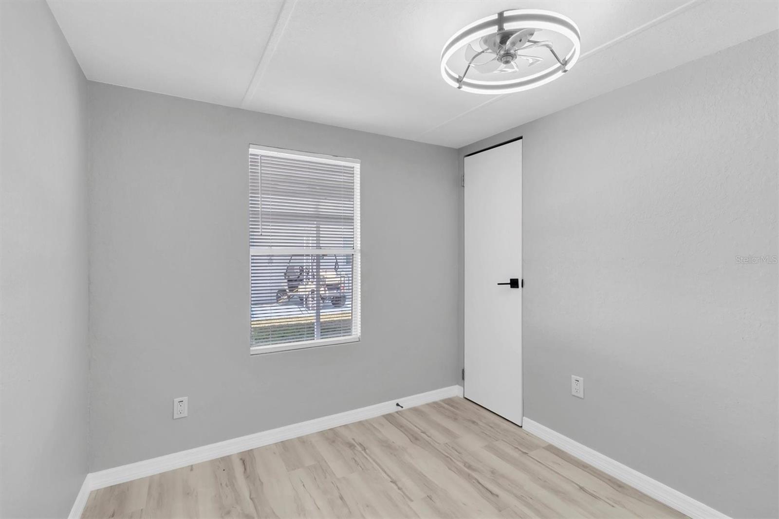 Image 21 of 45 For 13015 Coxswain Court