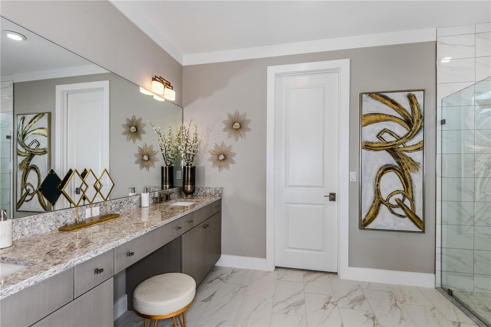 Image 21 of 66 For 18402 Rockport Place