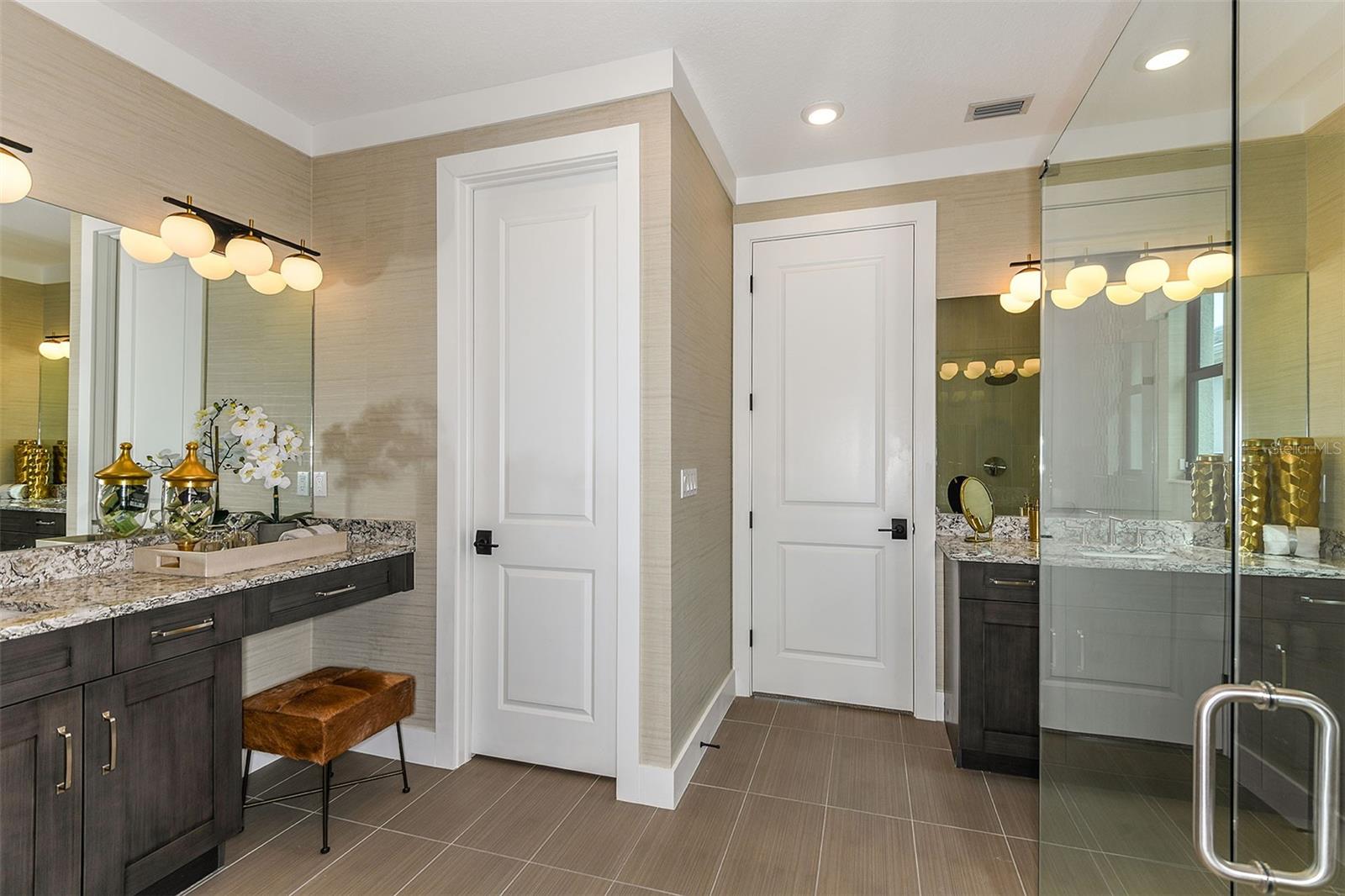 Image 20 of 77 For 18123 Cresswind Terrace