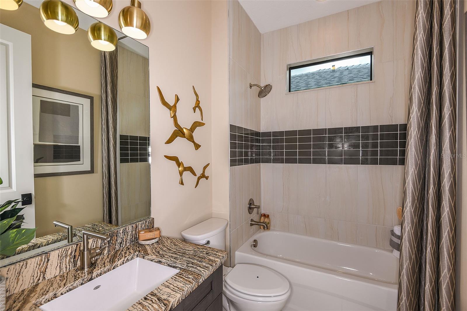 Image 31 of 77 For 18123 Cresswind Terrace