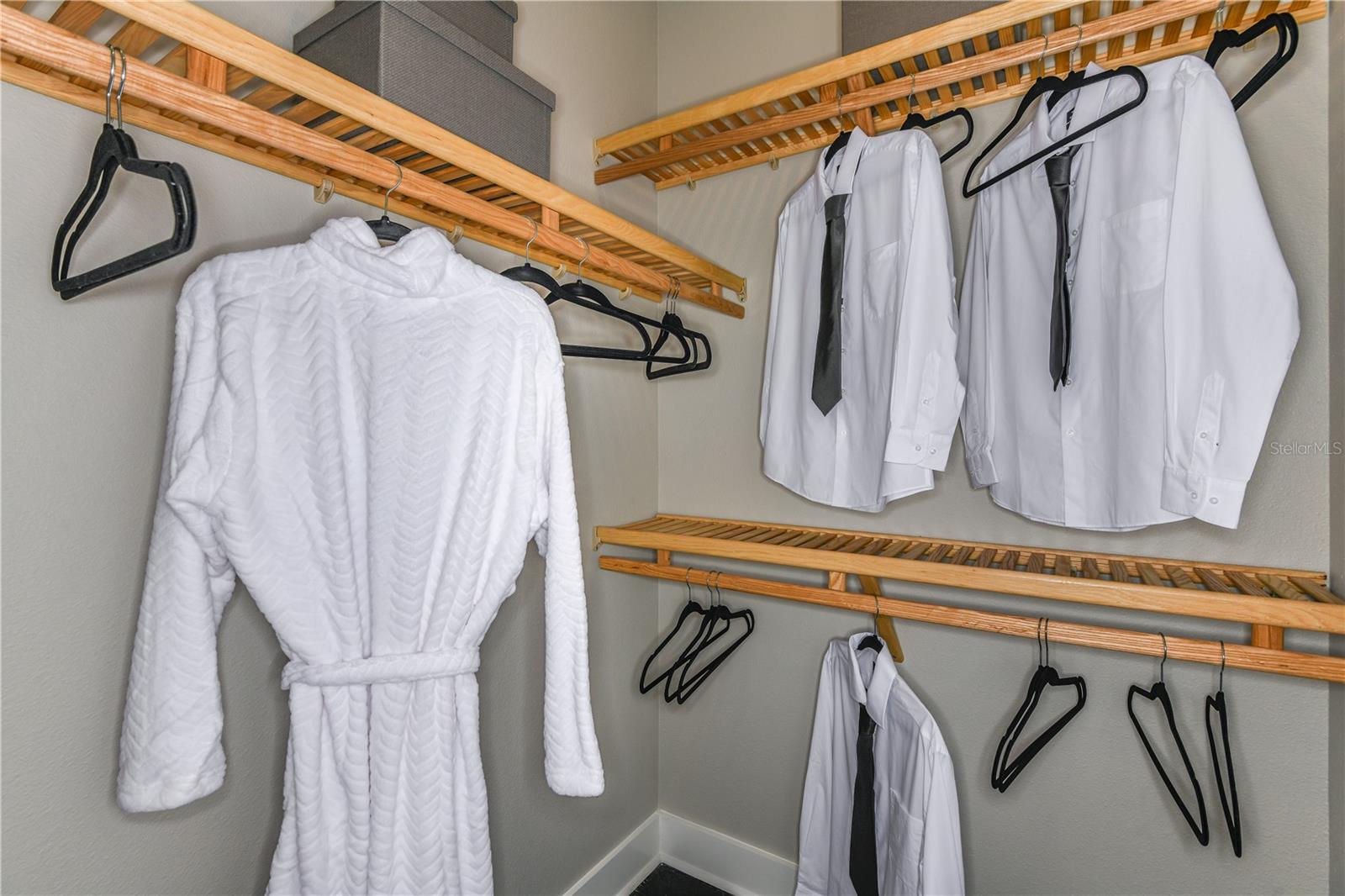 Image 29 of 76 For 17522 Cresswind Terrace