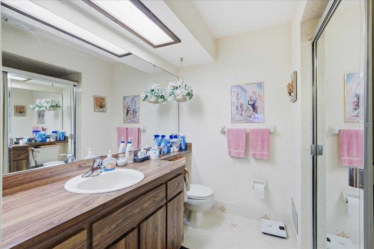 Image 18 of 22 For 7917 Radcliffe Circle