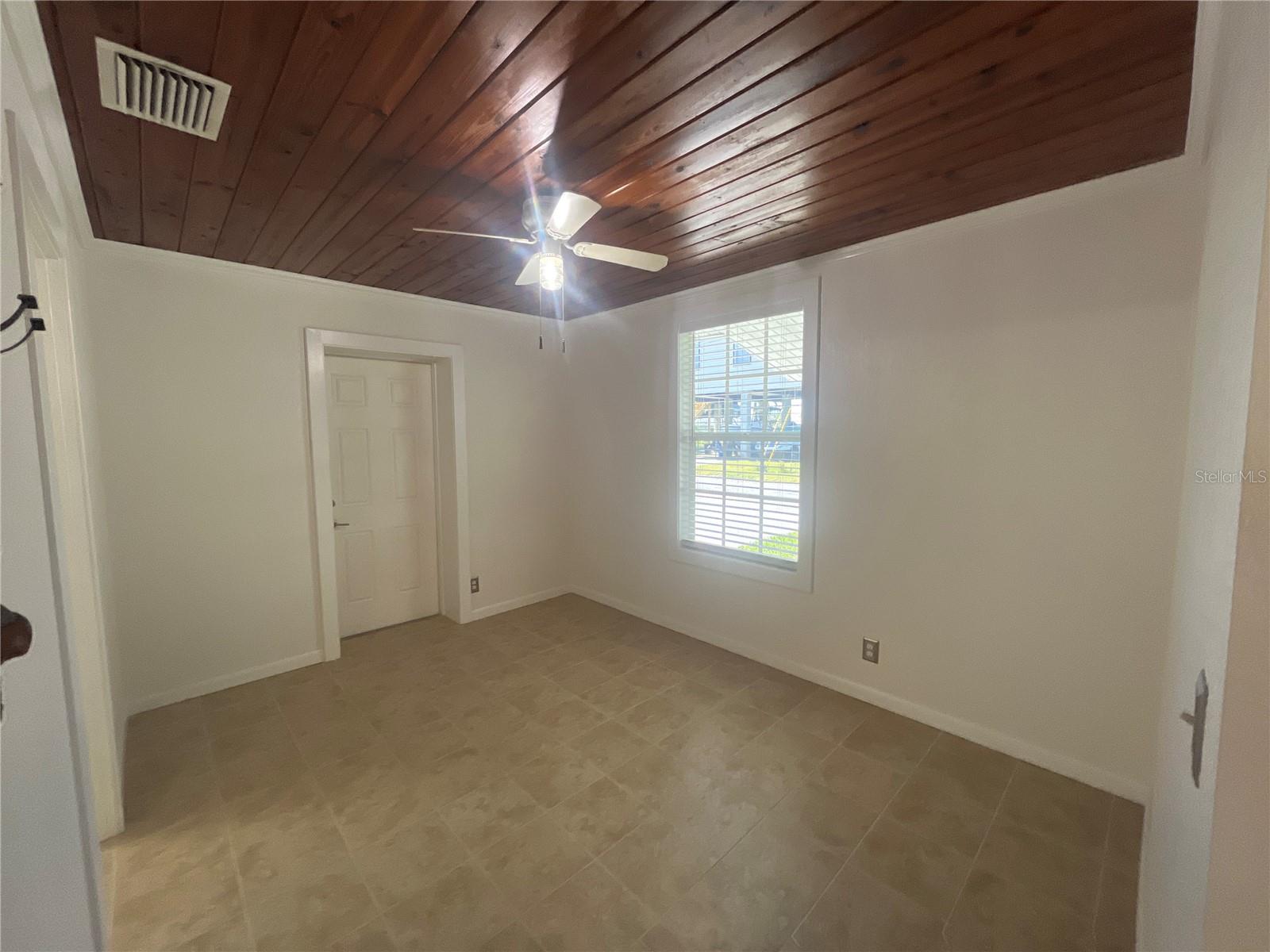 Image 19 of 41 For 14208 Shiloh Court