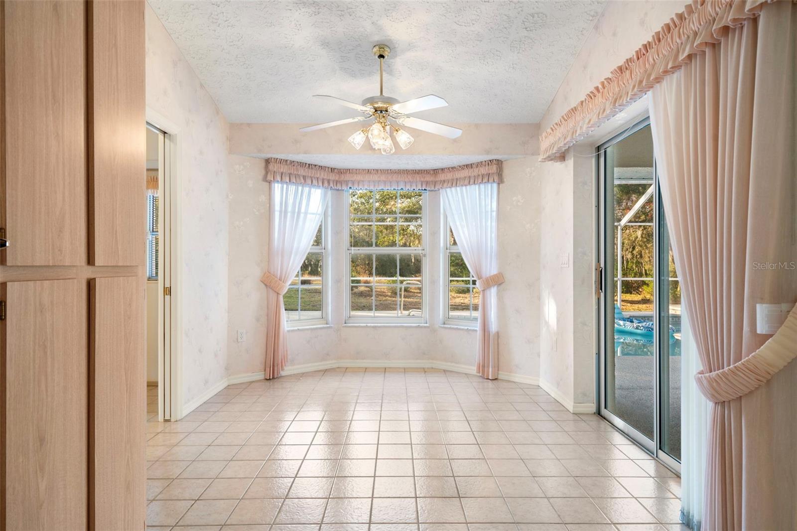 Image 14 of 49 For 1091 Tournament Drive