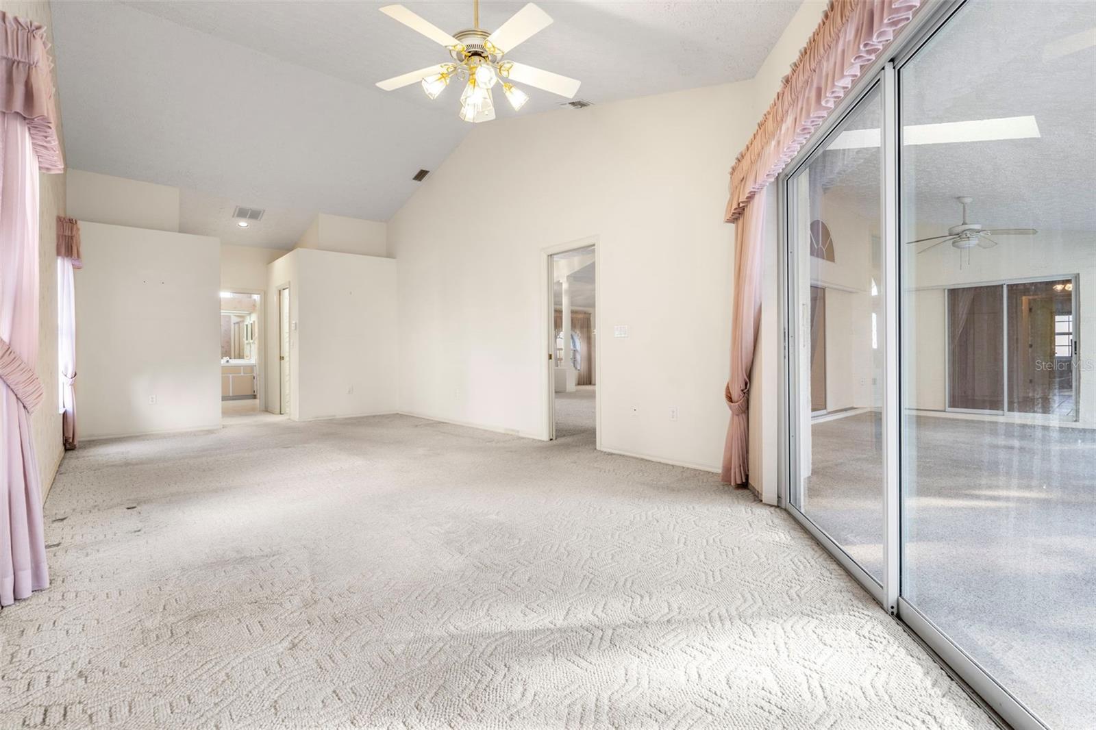 Image 24 of 49 For 1091 Tournament Drive