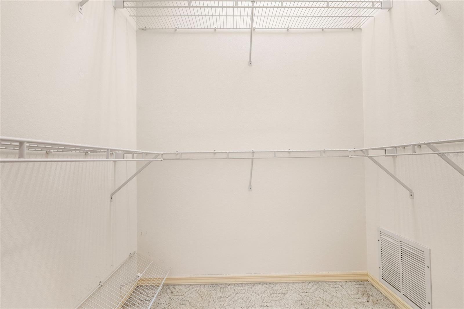 Image 26 of 49 For 1091 Tournament Drive