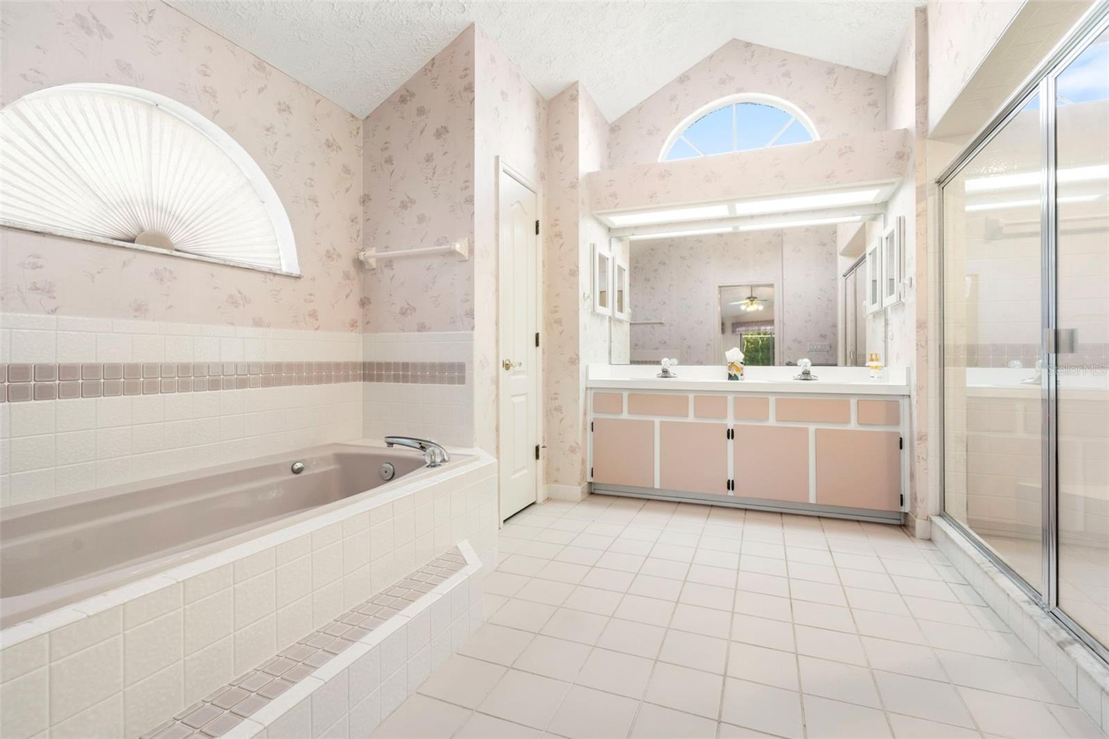 Image 28 of 49 For 1091 Tournament Drive