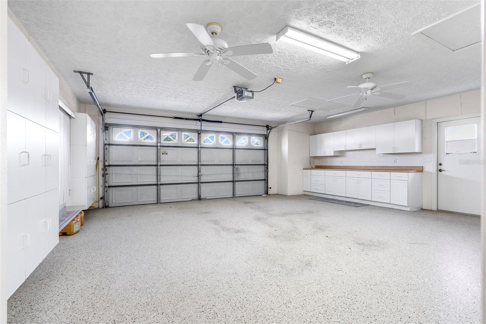 Image 33 of 49 For 1091 Tournament Drive