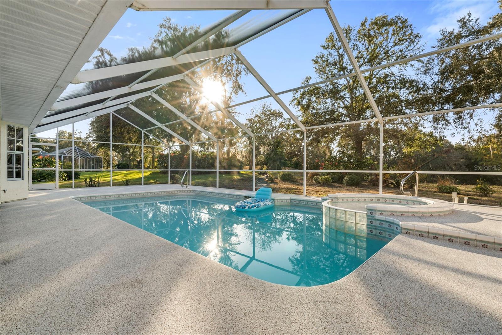 Image 37 of 49 For 1091 Tournament Drive